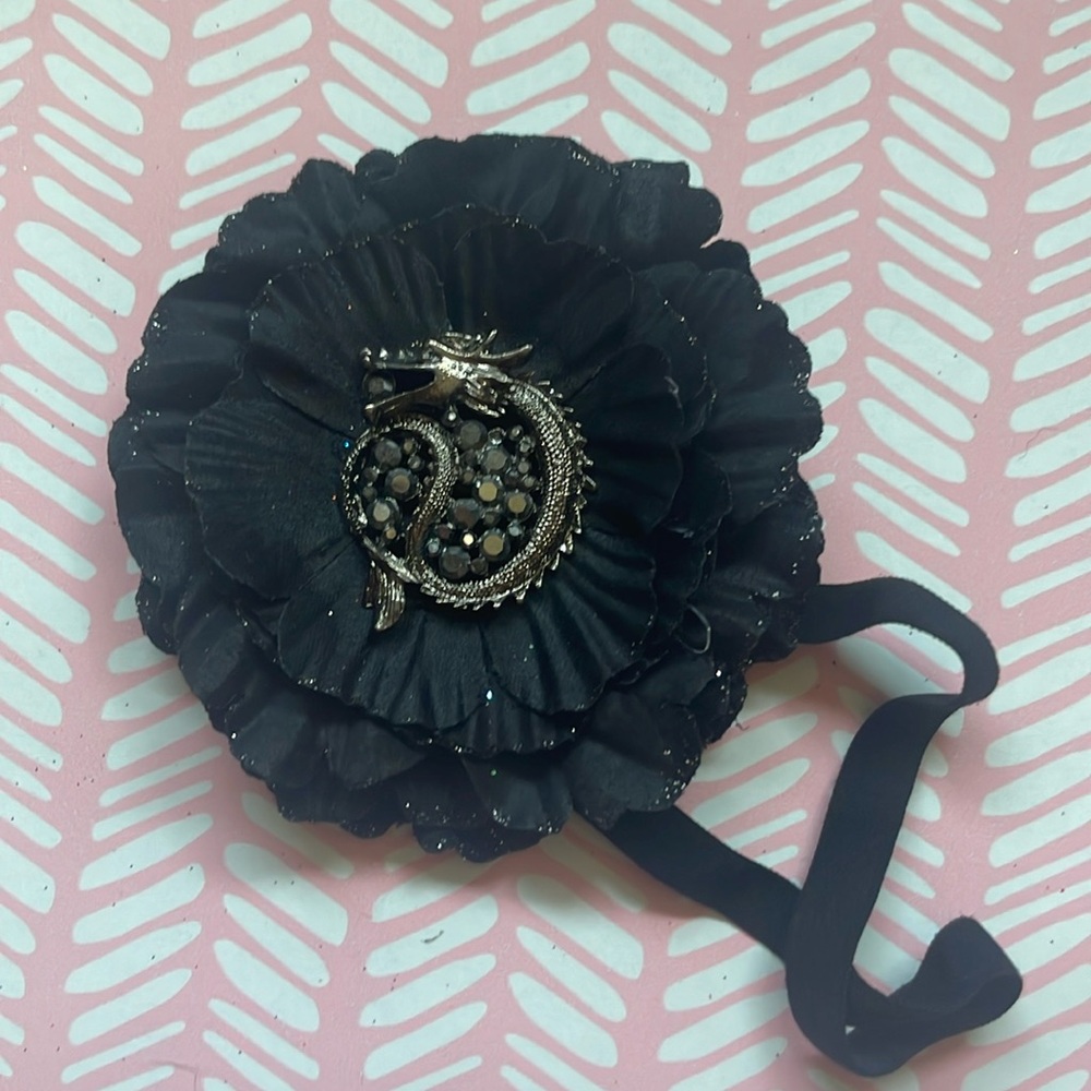 Limited edition Drago dragon Tieks flower topper